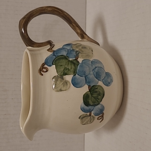 Vintage Metlox Poppytrail Large Creamer with Blue Grapes - Picture 9 of 16